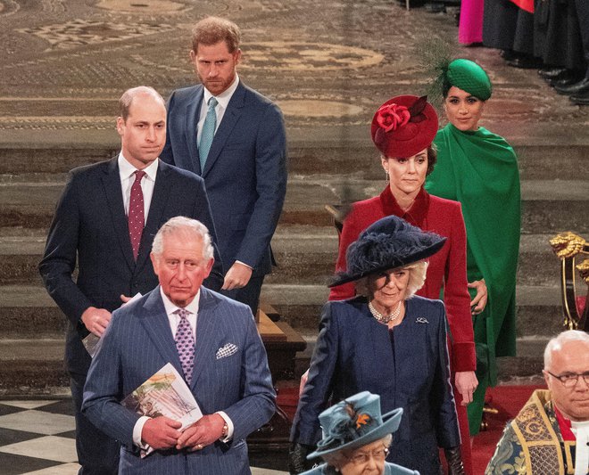 Zadnjo kraljevo dolžnost sta opravila 9. marca lani, ko sta se z ožjimi člani kraljeve družine v Westminstrski opatiji udeležila tradicionalnega medverskega obreda ob dnevu Commonwealtha. Foto Reuters