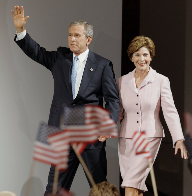 Čisto prijetna Laura Bush je v svojem času v Beli hiši pri mnogih veljala za konservativno strašilo. Foto Gary Hershorn/Reuters