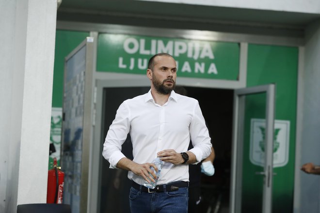 Skender je trenersko mesto prevzel junija 2019 in Ljubljančane vodil na 30 tekmah. FOTO: Leon Vidic/delo