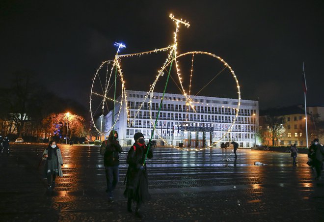 Sam sem prepričan, da morajo izvoljeni poslanci postati konkretno odgovorni tistim, ki so jih izvolili, čeprav so formalno predstavniki vsega ljudstva. Foto Jože Suhadolnik/Delo