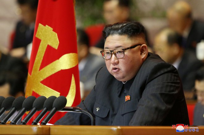 Severnokorejski voditelj Kim Džong Un je včeraj dopolnil 37 let.<br />
FOTO: KCNA/Reuters