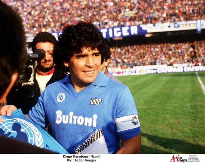 Diego Maradona se je težko soočal s pritiskom navijačev, čeprav je poznal tovrstno dojemanje nogometa. FOTO: Reuters