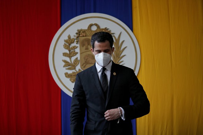 Če bi Juan Guaidó izgubil odločno podporo Zahoda, bi lahko bil še bolj ranljiv za režimske napade oziroma druge oblike preganjanja.<br />
FOTO: Manaure Quintero/Reuters