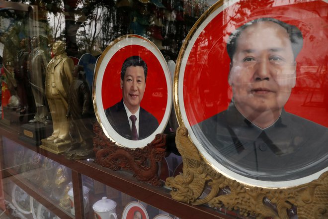 Xi Jinping (levo) velja za najmočnejšega kitajskega voditelja po Mao Zedongu. FOTO: Tyrone Siu/Reuters