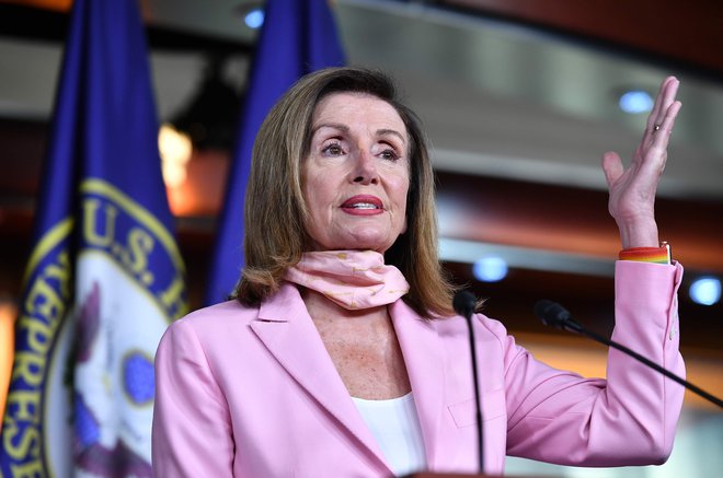 Demokratska predsednica predstavniškega doma&nbsp;Nancy Pelosi hoče predsednika trumpa na vsak nbačin predčasno spraviti iz Bele hiše. FOTO:&nbsp; Mandel Ngan/Afp