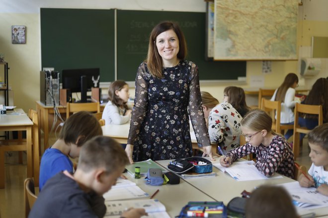 Kdo bo Slovenijo zastopal na svetovnem izboru v Dubaju, bo znano 2.&nbsp;marca, najboljšega bo izbirala tudi javnost z glasovanjem po spletu. Na fotografiji je učiteljica Nina Jelen. FOTO: Leon Vidic/Delo