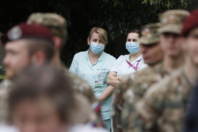 Glede napovedi sprememb enotnega plačnega sistema, v katerega je vključenih več kot 160.000 uslužbencev, je veliko neznank. FOTO: Leon Vidic/Delo