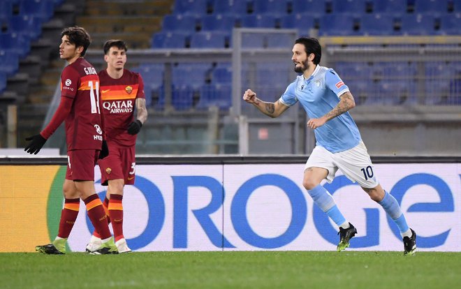 Španec Luis Alberto je dvakrat zatresel mrežo Rome. FOTO: Alberto Lingria/Reuters