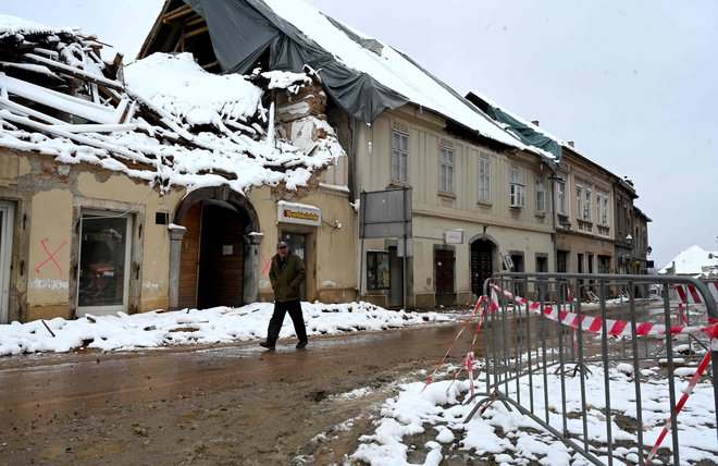 Posledice potresa v Petrinji. FOTO: Denis Lovrovic/AFP