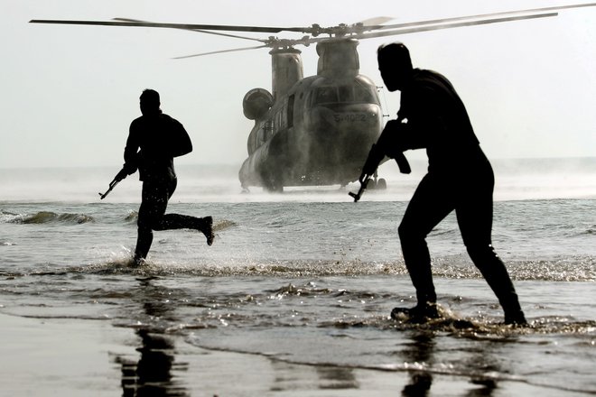 Iranski vojaški manevri na območju Makrana. Foto AFP