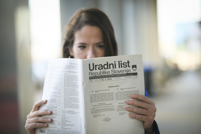 Danes v uradnem listu, jutri v praksi &ndash; val novih predpisov je zasul tudi ponudnike poslovnih in računovodskih programov. FOTO: Jože Suhadolnik