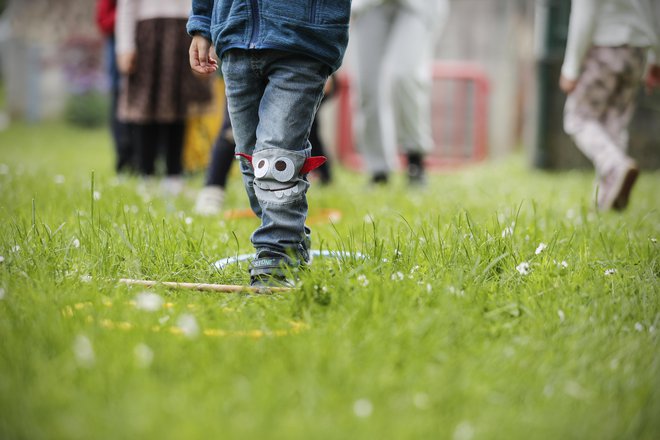 Otroci, ki imajo kakršnekoli znake slabega počutja, naj ostanejo doma, poziva Janja Bogataj. FOTO: Uroš Hočevar/Delo