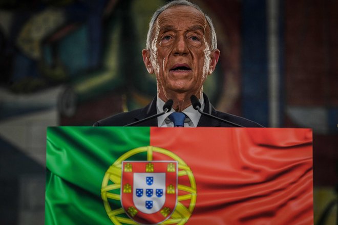 Na prejšnjih predsedniških volitvah leta 2016 je Marcela Rebela de Souso&nbsp;podprlo 52 odstotkov Portugalcev. Tokrat jih je prepričal 61 odstotkov. FOTO: Patricia De Melo Moreira/AFP
