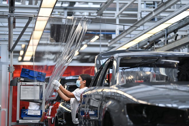 Nemška avtomobilska industrija letos pričakuje osemodsototno rast domačega trga.<br />
FOTO: Andreas Gebert/Reuters