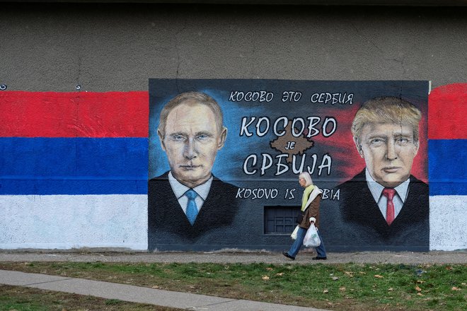 Srbski nacionalisti kot Trump razglasijo prevaro, če resničnost ni skladna z njihovimi željami. FOTO: Marko Djurica/Reuters 