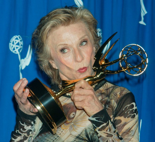 Cloris Leachman je leta 2002 prejela emmyja tudi za igro v seriji Glavca (Malcolm in the Middle). FOTO:&nbsp;Fred Prouser/Reuters