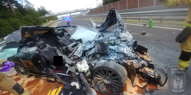 Kljub izjemnemu trudu reševalcev je pomoč za sovoznika prišla prepozno. FOTO: GB Maribor