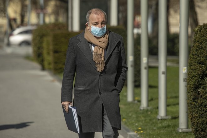 Finančno ministrstvo, ki ga vodi Andrej Šircelj, je za pokrivanje proračunskega primanjkljaja ta teden izdalo kar 60-letno obveznico. FOTO: Voranc Vogel/Delo