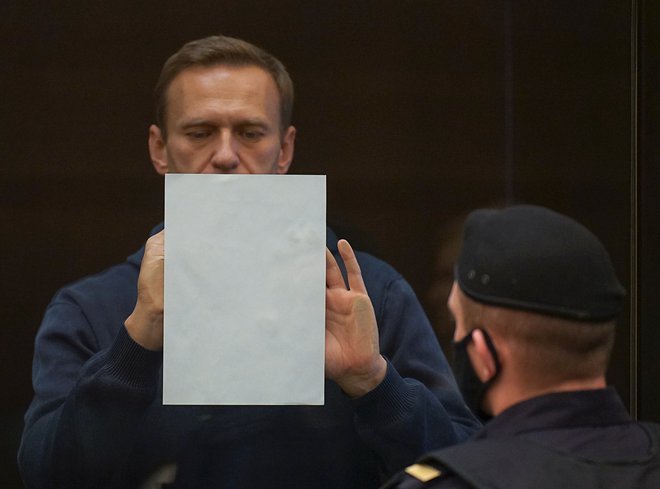 Sodišče v Moskvi je odločilo in Navalnemu skoraj triletno pogojno zaporno kazen iz leta 2014 spremenilo v zaporno. FOTO: Moskovsko mestno sodišče/Reuters