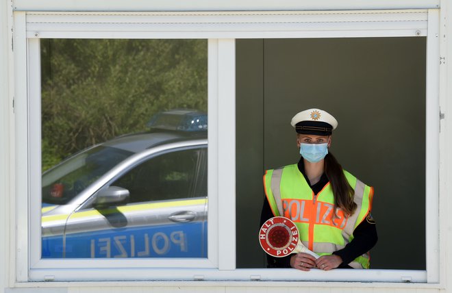 Avstrija v boju proti pandemiji covida-19 zaostruje pogoje za vstop v državo. FOTO: Christof Stache/AFP