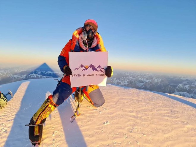 Prva fotografija zgodovinskega podviga &ndash; prvega zimskega vzpona na K2. FOTO: Seven Summit Treks