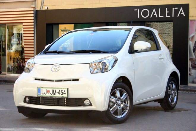 Toyota IQ je bila nadvse domiselno zasnovana, a predraga.<br />
FOTO: Boštjan Okorn