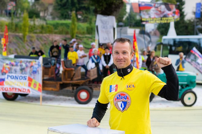 Miha Koncilija &ndash; trenerska rumena majica FOTO: Alen Milavec