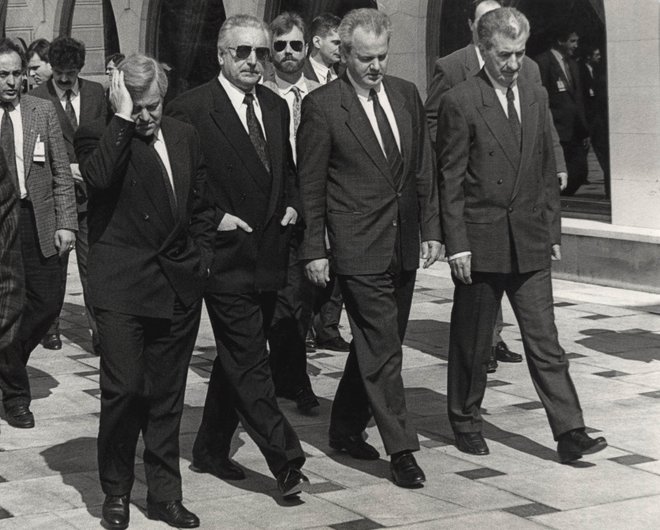 Milan Kučan, Franjo Tuđman, Slobodan Milošević in Kiro Gligorov na enem od sestankov predsednikov republik spomladi leta 1991 Foto Srdjan Živulović