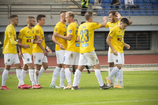 Ljubljančani so na krilih povratnika v Slovenijo Milana Tučića dosegli šesto zmago sezone. FOTO: Jure Eržen/Delo