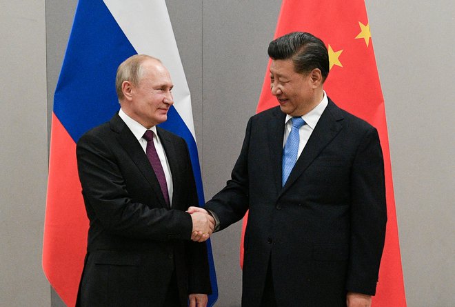 Tesno sodelovanje ruskega in kitajskega predsednika. FOTO: Sputnik Via Reuters