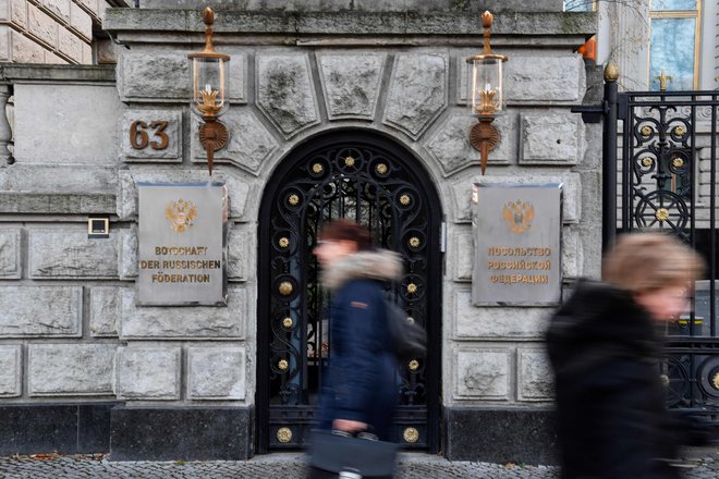 Rusko veleposlaništvo v Berlinu bo samevalo. FOTO: John Macdougall/AFP