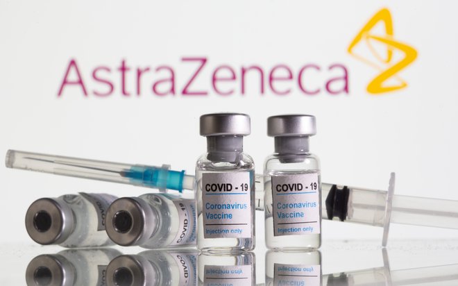Nedavna študija univerze Witatersrand v Johannesburgu in britanskega Oxforda je sicer pokazala, da cepivo AstraZeneca nudi zgolj 'minimalno' zaščito pred blagim do zmernim potekom covida po okužbi z južnoafriško različico. FOTO: Dado Ruvic/Reuters