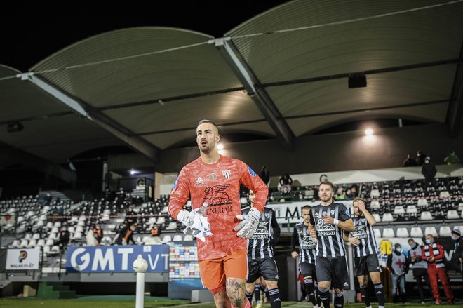 Nogometaši Mure so že plačali davke za težave okužbo z viurusom sars-cov-2, saj so v Fazaneriji izgubili pomembni dvet očki v obju za prvaka. FOTO: Jure Banfi/Sobotainfo