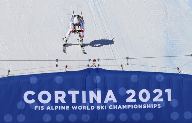 Švicarka Corinne Suter je po treh slovenskih zaporednih zmagoslavij na svetovnih porvenstvih paradno disciplino v alpskem smučanju smučala najhitreje. FOTO: Leonhard Föger/Reuters