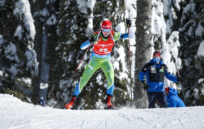 Miha Dovžan (v ozadju trener Uroš Velepec) je edini Slovenec doslej na prvenstvu z lepo oceno. Foto Matej Družnik