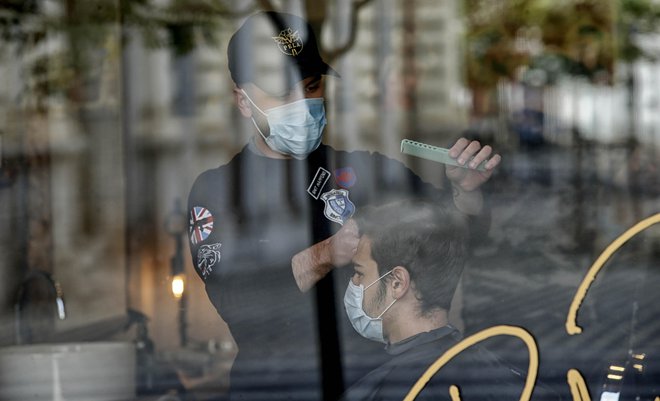 Stopnja človeškosti posameznika temelji na njegovem dostojanstvu. FOTO:&nbsp;Blaž Samec/Delo