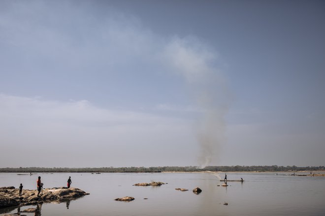 Sotočje rek Uele in Mbomou, ki tvorita reko Ubangi na severu DR Konga. Fotografija je simbolična. FOTO: Alexis Huguet/AFP