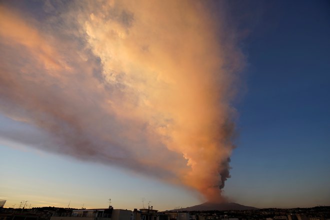 Vulkan Etna pogosto izbruhne. FOTO: Antonio Parrinello/Reuters