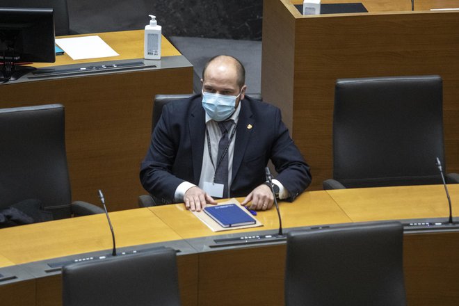 Kandidat za ministra za zdravje Janez Poklukar se je danes predstavil v državnem zboru. FOTO: Voranc Vogel/Delo