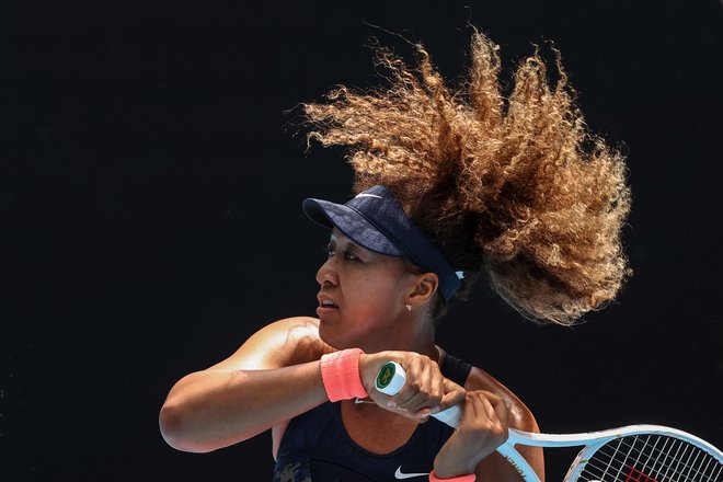 Naomi Osaka je favoritinja proti Sereni Williams. FOTO: David Gray/AFP