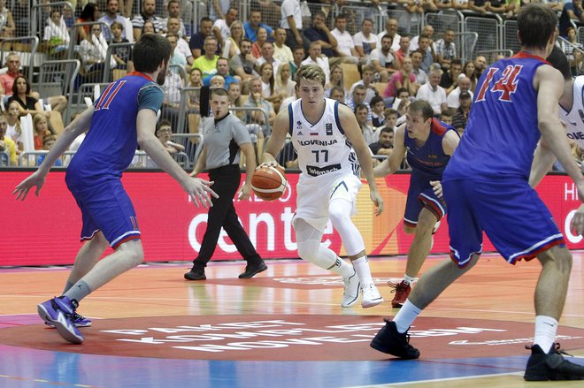 30. julija 2017 je Luka Dončić odigral prvo tekmo v slovenskem dresu v Rogaški Slatini, letos ga šele čaka glavni del lige NBA. FOTO: Leon Vidic