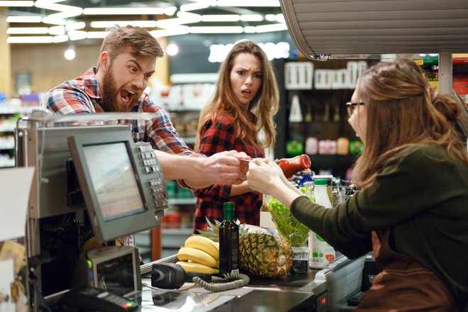 Trgovine bodo ob nedaljah kmalu zaprte. FOTO: Dean Drobot, Shutterstock