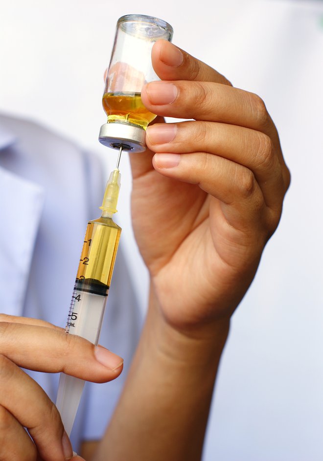 Tudi strokovnjaki pravijo, da bo cepivo proti covidu-19 na tržišču že do konca tega leta. Foto: Shutterstock