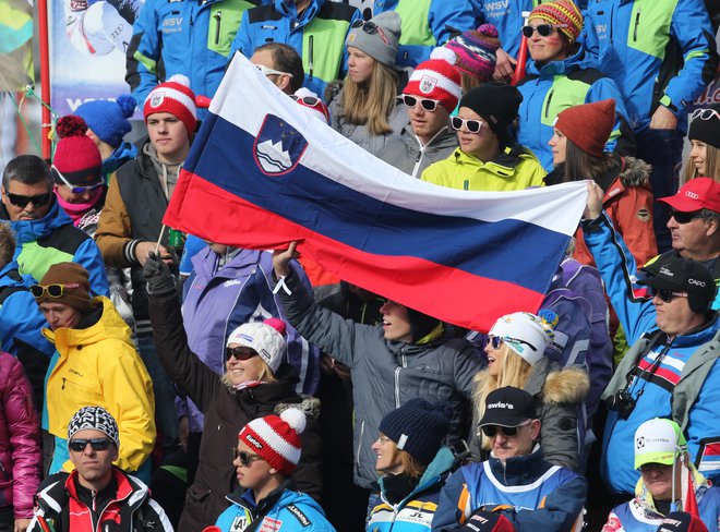 Prvo tekmo sezone so v Avstriji po navadi obiskali tudi ljubitelji slovenske smučarske reprezentance, a tokrat jih ne bo. FOTO: Tomi Lombar