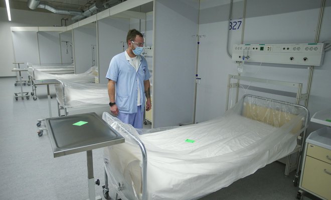 V UKC Ljubljana imajo pripravljen prostor za nove bolnike. FOTO: Jože Suhadolnik