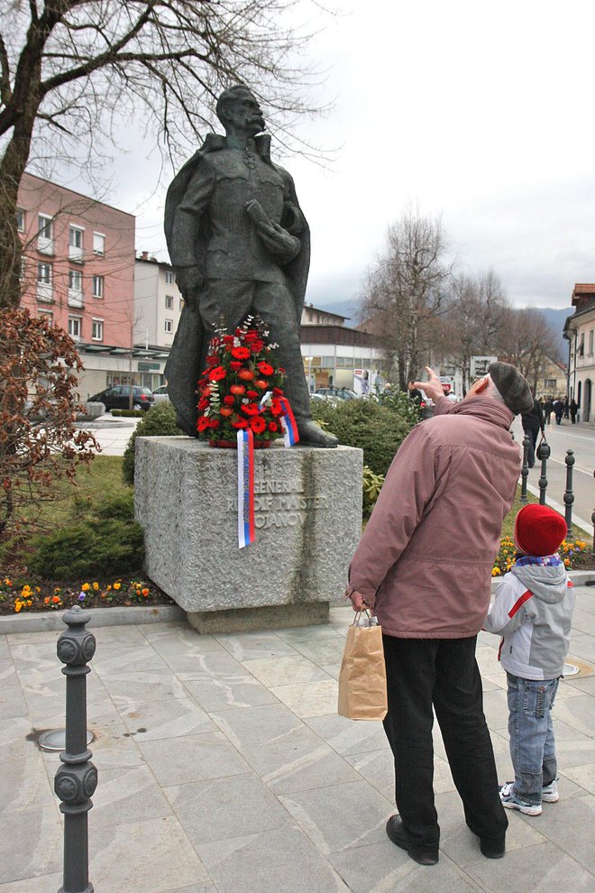 Stoji na kamniškem Trgu talcev. FOTO: PrimoŽ Hieng