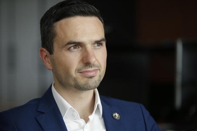 Matej Tonin, minister za obrambo in predsednik politične stranke Nova Slovenij. FOTO: Jure Eržen, Delo