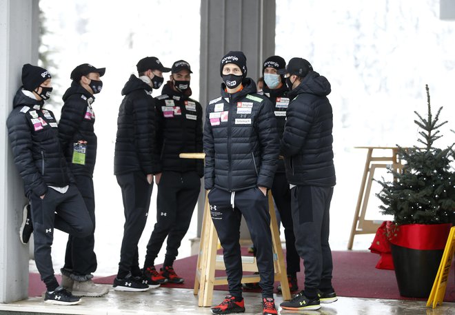 Slovenski skakalci pred začetkom svetovnega prvenstva v poletih. FOTO: Matej Družnik, Delo