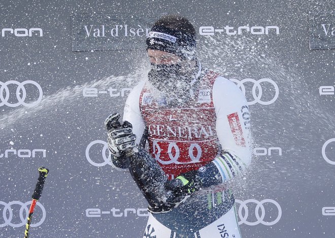 Martin Čater se je takole veselil svoje prve zmage, zdaj je pred njim že izziv Val Gardene. FOTO: Eric Gaillard/Reuters