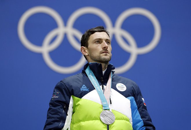 Jakov Fak je bil na zadnjih zimskih olimpijskih igrah v Pjongčangu s srebrno kolajno najuspešnejši slovenski olimpijec. FOTO: Matej Družnik